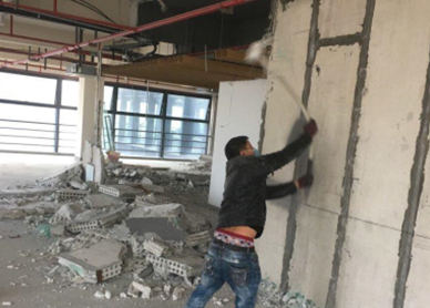 启东厂房拆除敲墙